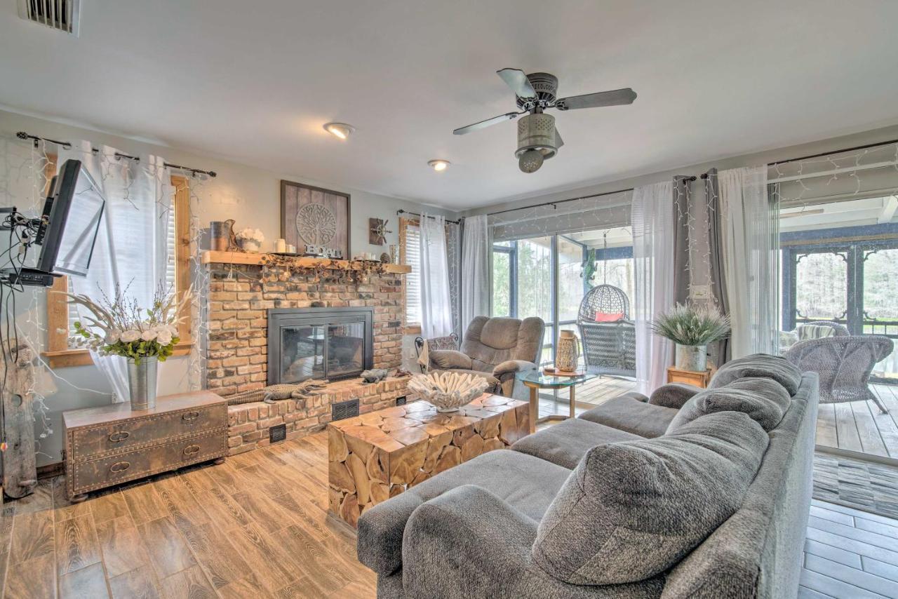 Unplugged Withlacoochee Riverfront Retreat! Bushnell Bagian luar foto